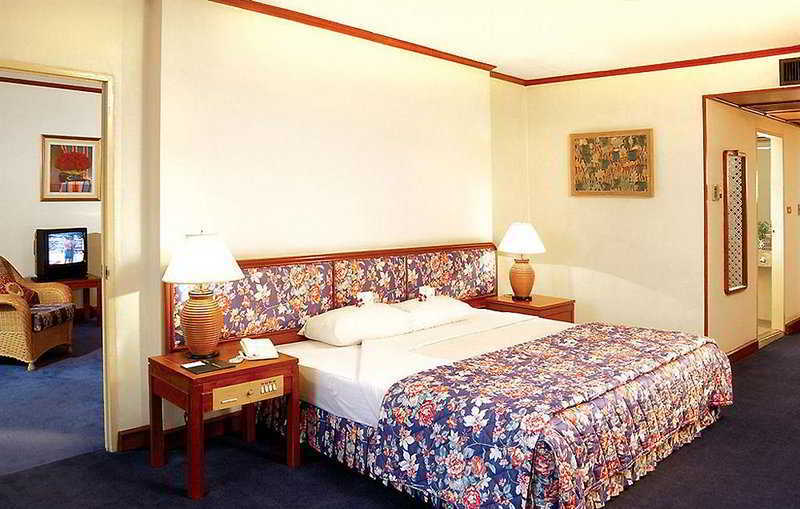 The Park Hotel Bangkok Exterior foto