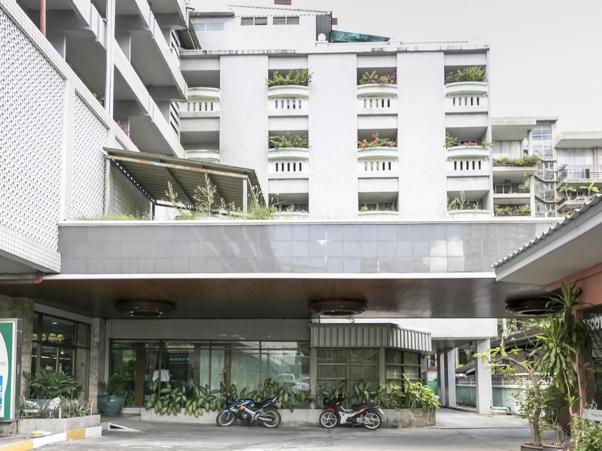 The Park Hotel Bangkok Exterior foto