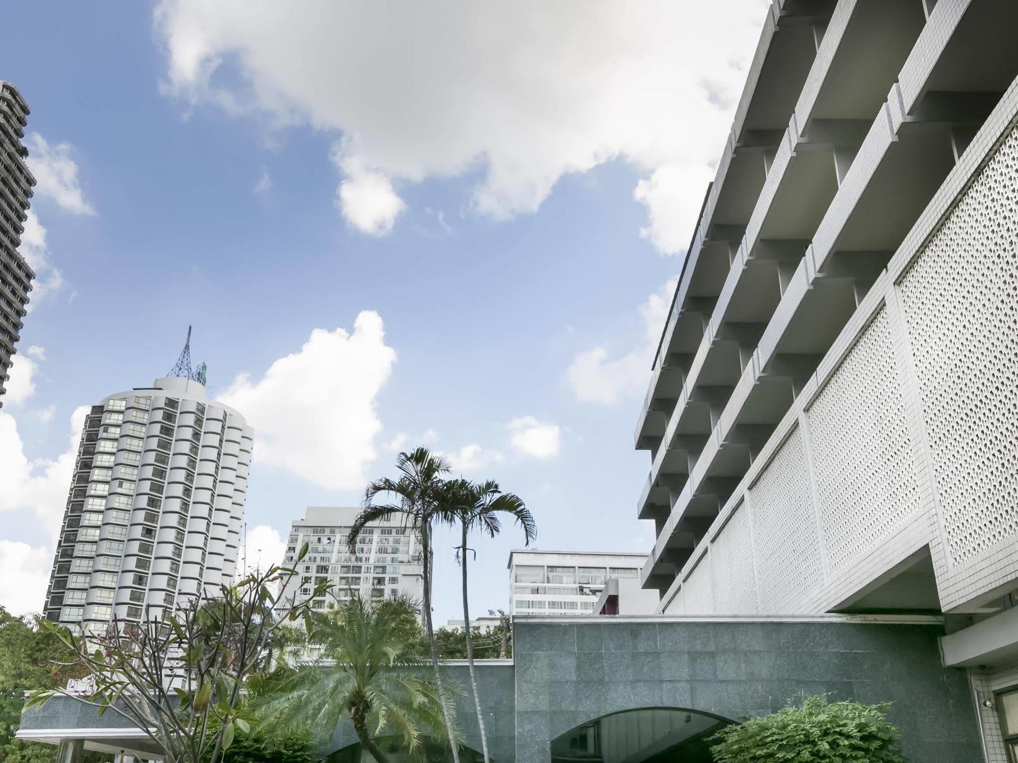 The Park Hotel Bangkok Exterior foto