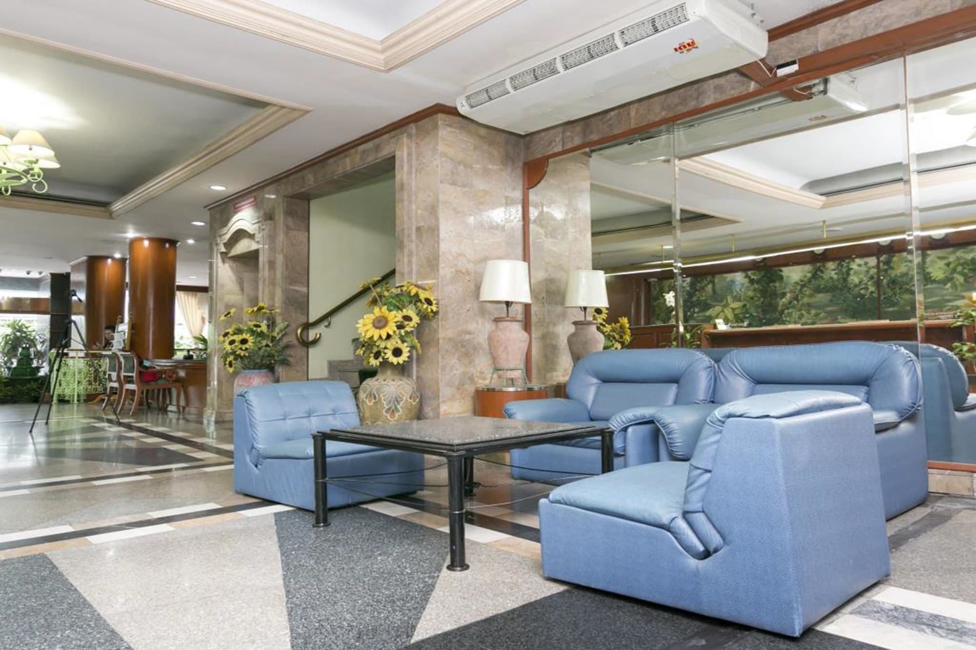The Park Hotel Bangkok Exterior foto